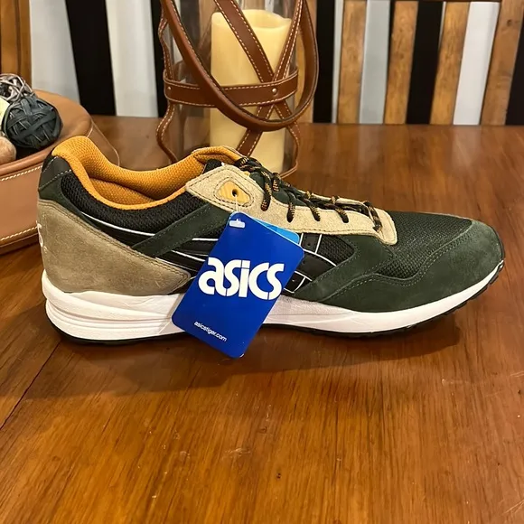 ASICS Gel Saga shoes sneakers new suede green tan H5T4N 9090 Mens Size 11.5