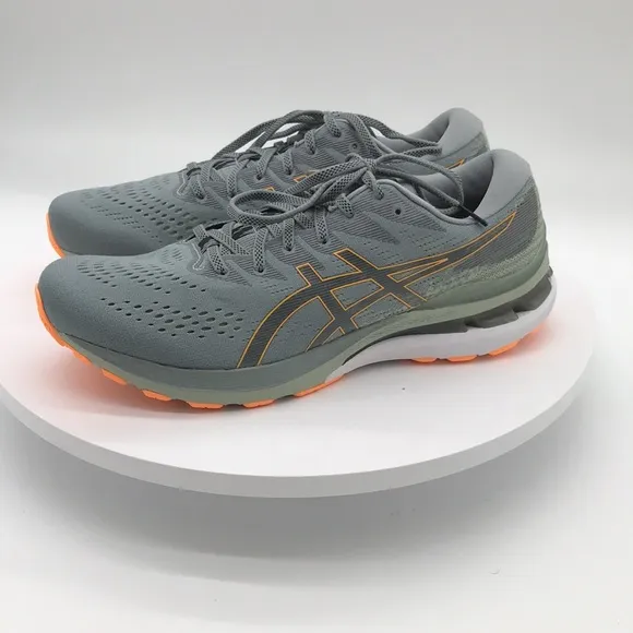 ASICS Mens Gel Kayano 28 sneaker size 11.5  US