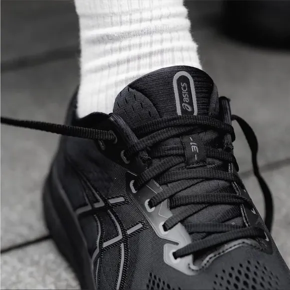ASICS Mens Gel-Kayano 31 Triple Black Running shoes