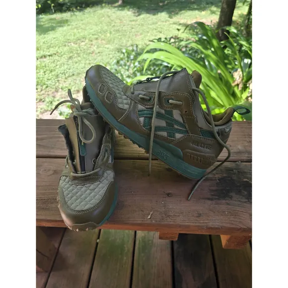 Asics Tiger Gel Lyte Athletic Shoes Tan And Green. New. Mens Size 8