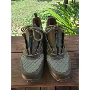 Asics Tiger Gel Lyte Athletic Shoes Tan And Green. New. Mens Size 8