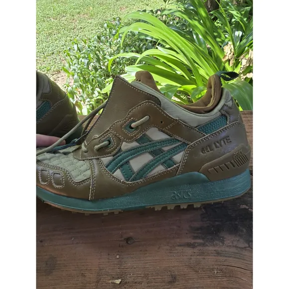 Asics Tiger Gel Lyte Athletic Shoes Tan And Green. New. Mens Size 8