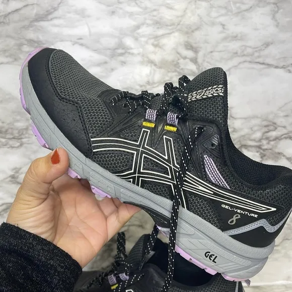 ASICS women gel Ventura size 9 Running Shoes
