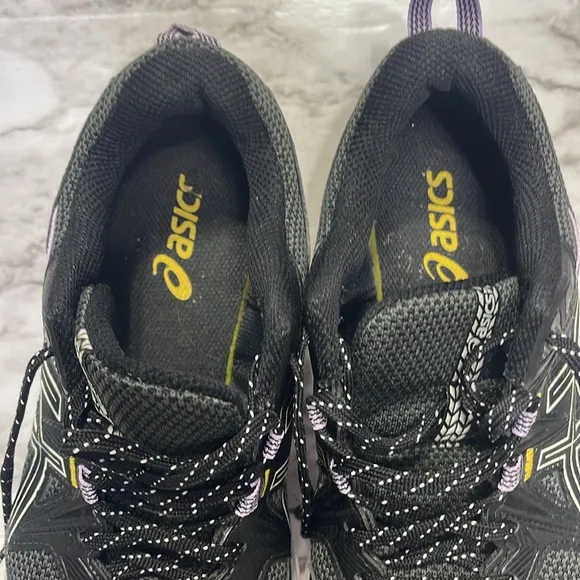 ASICS women gel Ventura size 9 Running Shoes