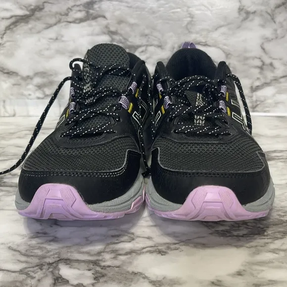 ASICS women gel Ventura size 9 Running Shoes