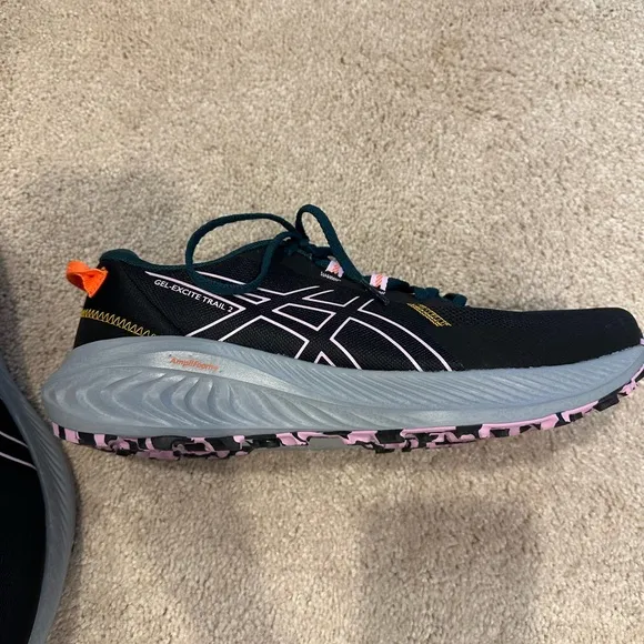 ASICS WOMEN'S ASICS GEL EXCITE TRAIL 2 RUNNING SHOES black/light ube 11 NWT