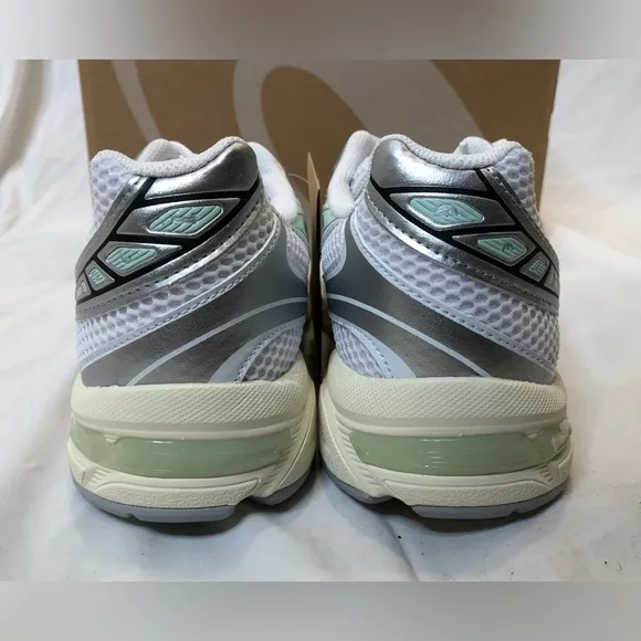 Asics Women’s Gel-1130 White Mint Tint Running Shoes - Size 9- 1202A164-120