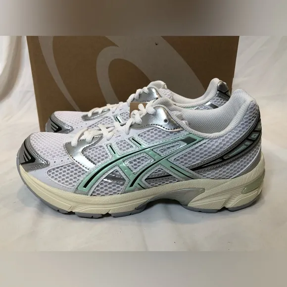 Asics Women’s Gel-1130 White Mint Tint Running Shoes - Size 9- 1202A164-120