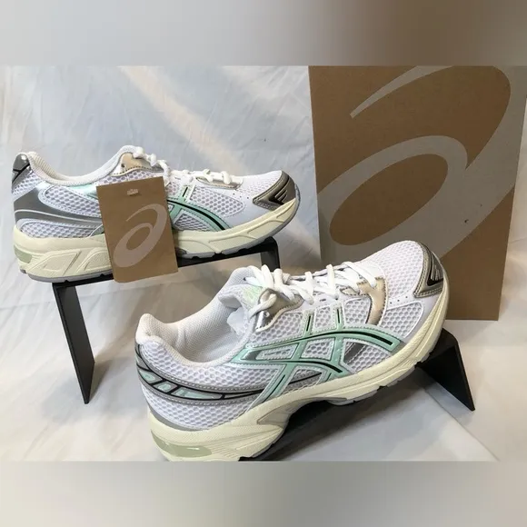 Asics Women’s Gel-1130 White Mint Tint Running Shoes - Size 9- 1202A164-120