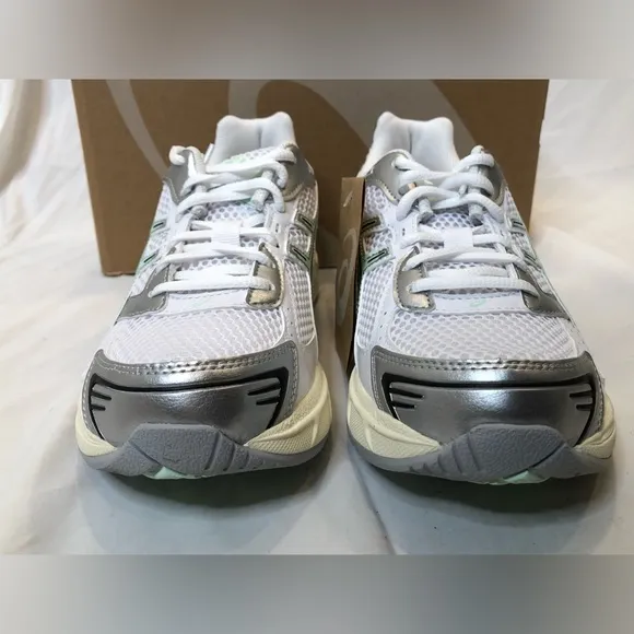 Asics Women’s Gel-1130 White Mint Tint Running Shoes - Size 9- 1202A164-120
