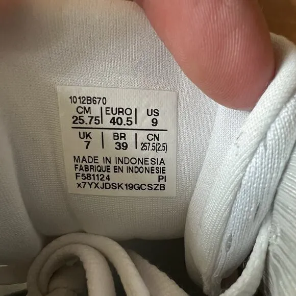 Asics Womens Gel Kayano 31 1012B670 White Running Shoes Sneakers Size 9