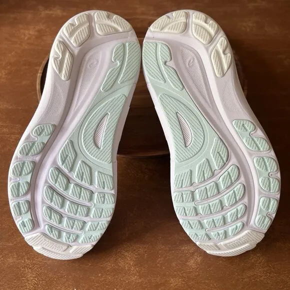 Asics Womens Gel Kayano 31 1012B670 White Running Shoes Sneakers Size 9