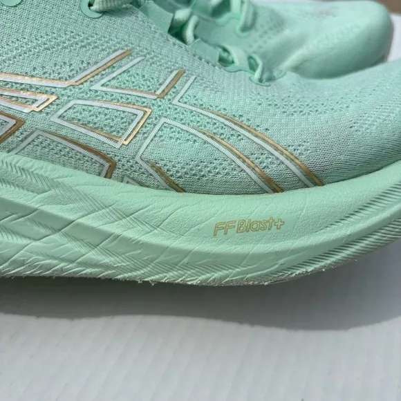 Asics Womens Gel Nimbus 26 1012B601 Green Running Shoes Sneakers Size 7.5