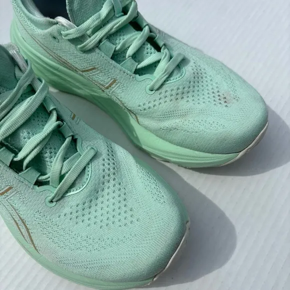 Asics Womens Gel Nimbus 26 1012B601 Green Running Shoes Sneakers Size 7.5