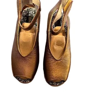 Bernie Mav Womens MELY Sandel in Bronze. Size 37 = 61/2 to 7.