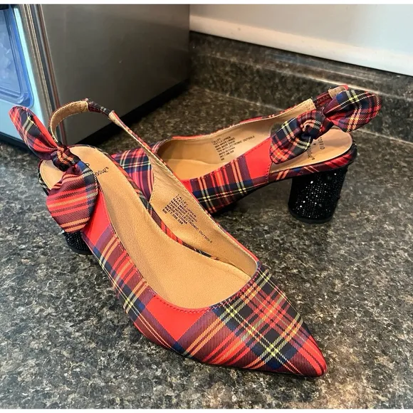 Betsey Johnson Red Plaid Cylinder Heel Holiday Shoes With a Bow 8 Wide