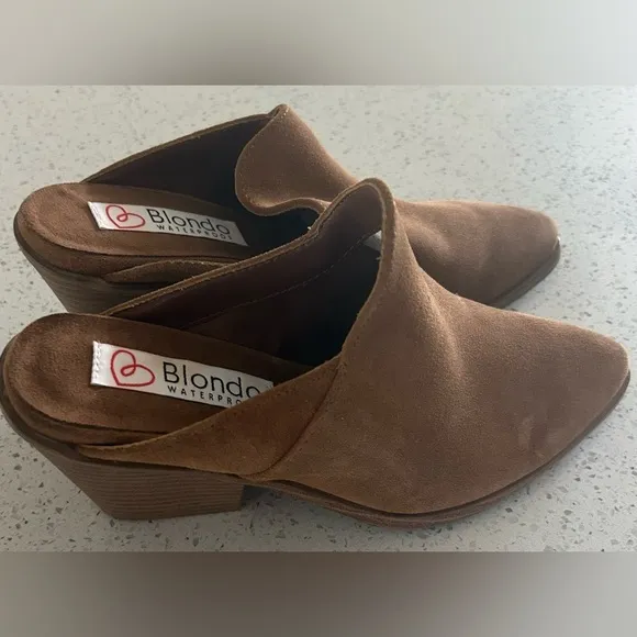 Blondo women’s Nala slip on tan suede shoes size 7.5 and new without box