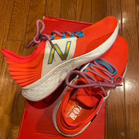 *BRAND NEW, never worn!* girls size 4 New Balance fresh foam tennis shoes.