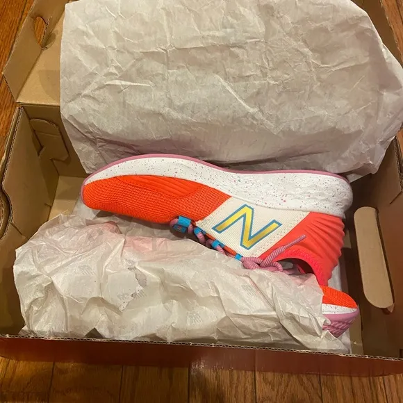 *BRAND NEW, never worn!* girls size 4 New Balance fresh foam tennis shoes.