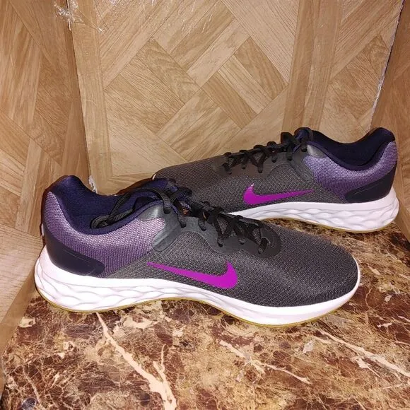BRAND NEW Nike men's Revolution 6 running training shoes black size 12.     756