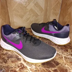 BRAND NEW Nike men's Revolution 6 running training shoes black size 12.     756
