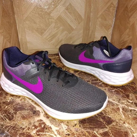 BRAND NEW Nike men's Revolution 6 running training shoes black size 12.     756