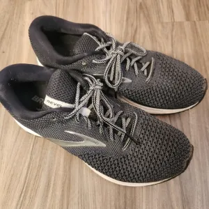 Brooks revel 2 shoes size 9D