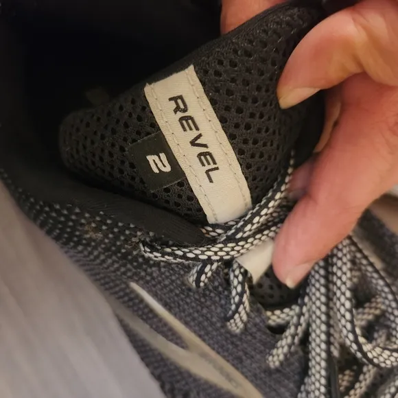 Brooks revel 2 shoes size 9D