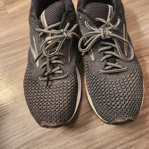 Brooks revel 2 shoes size 9D
