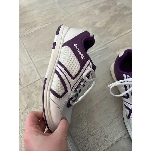 Brunswick White And Purple Bowling Shoes Woman’s Size 9.5 Flex Slide Technology