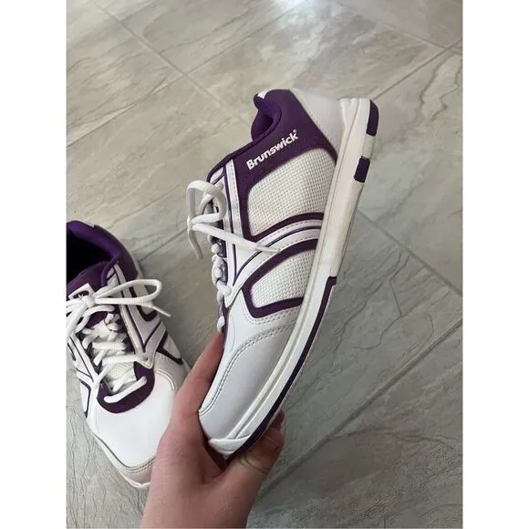 Brunswick White And Purple Bowling Shoes Woman’s Size 9.5 Flex Slide Technology