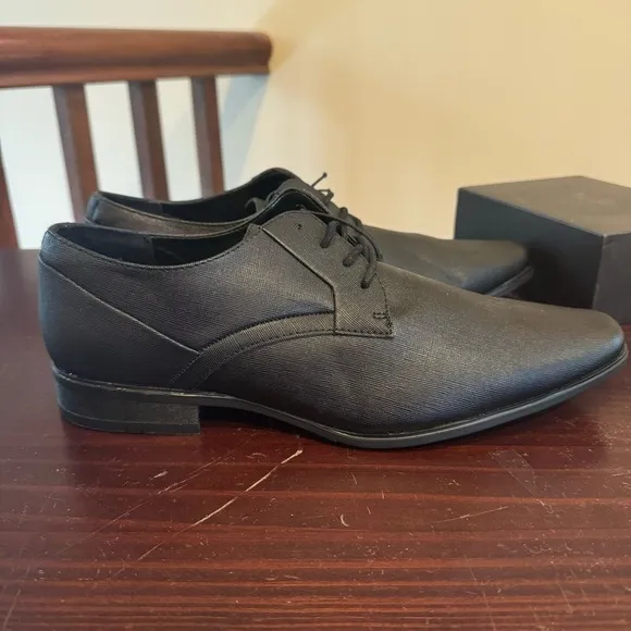 Calvin Klein Benton 2 Black textured oxford men’s dress shoes size 9