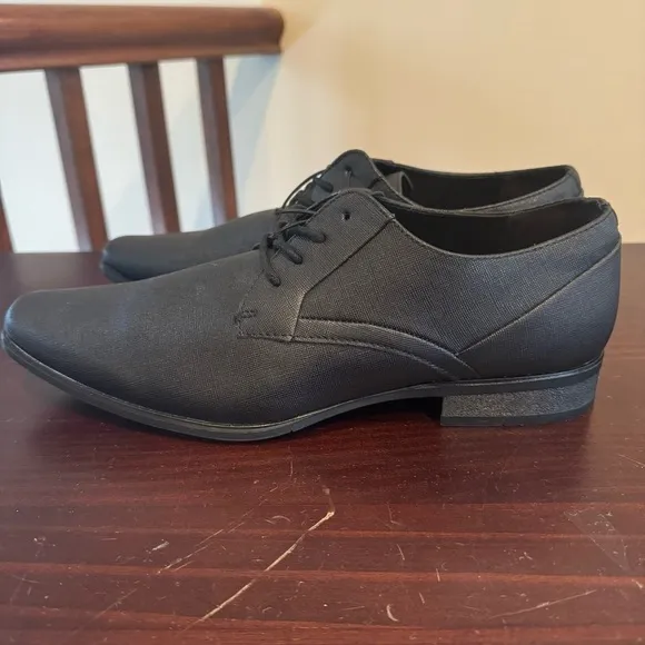 Calvin Klein Benton 2 Black textured oxford men’s dress shoes size 9