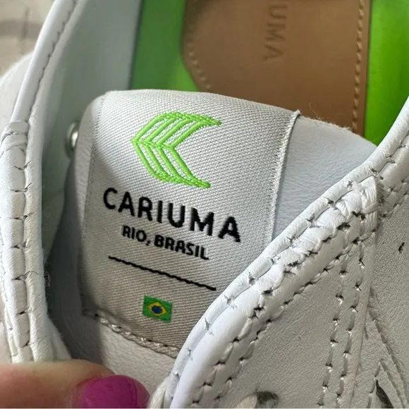 Cariuma Catiba Low NWOT Men’s size 9.5 White Leather Low Profile Sneakers