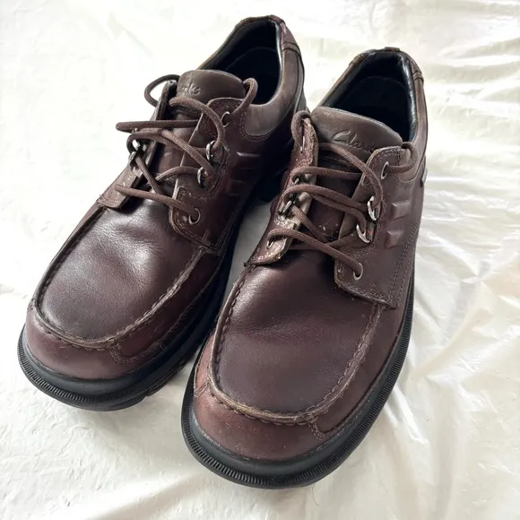 Clarks Brown Leather waterproof Gore-Tex Walking Shoes SZ 9.5 M NWOT