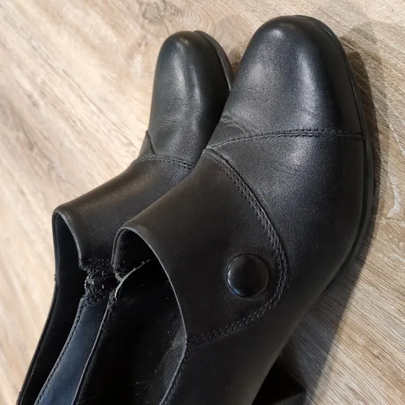 Clarks Women's Black Heeled Shoes Size 7M