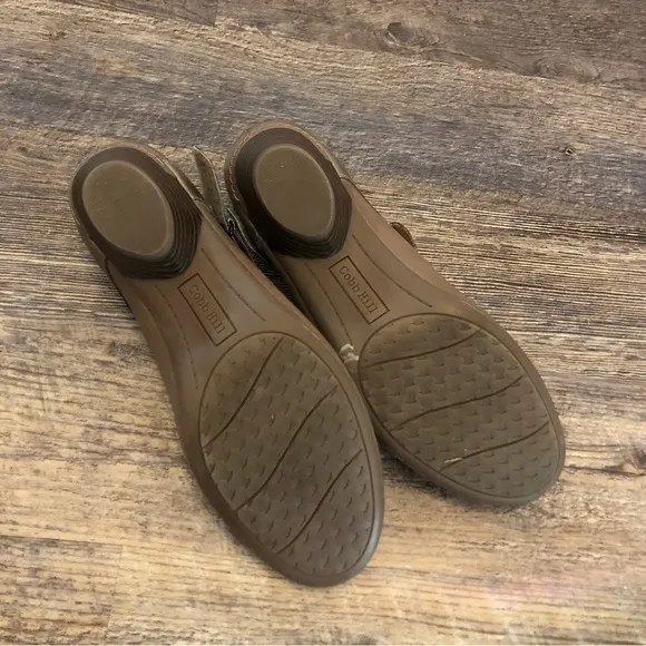 Cobb Hill Mary Janes EUC only worn around house.  Size 8.5