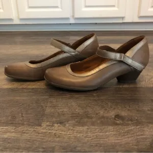 Cobb Hill Mary Janes EUC only worn around house.  Size 8.5