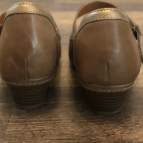 Cobb Hill Mary Janes EUC only worn around house.  Size 8.5