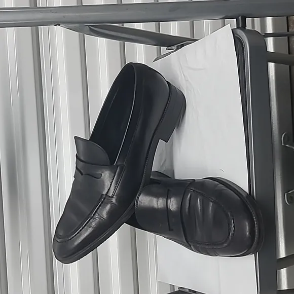 Cole Haan  MensSize 11.5  Medium Shoes Black LeatherSlip On Penny Loafer