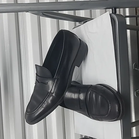 Cole Haan  MensSize 11.5  Medium Shoes Black LeatherSlip On Penny Loafer