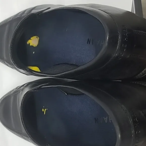 Cole Haan  MensSize 11.5  Medium Shoes Black LeatherSlip On Penny Loafer