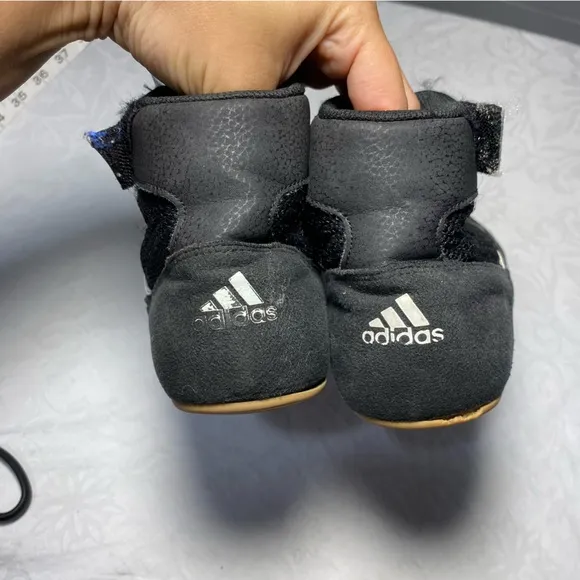 Cool Adidas Wrestling Shoes Men’s 7 Black and White Barefoot Ankle Boots Thin