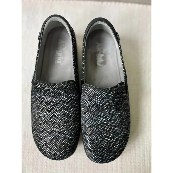 COPY - Alegria Kel-454 &quot;zig zag&quot; clogs in EUC. Women's SZ 39 (8-8.5)