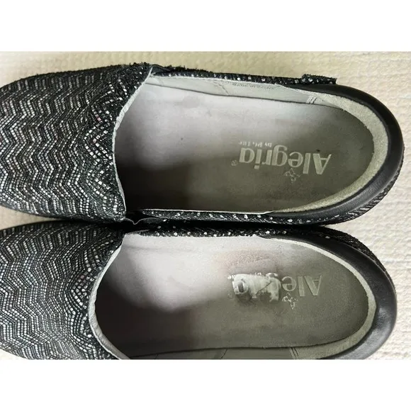 COPY - Alegria Kel-454 &quot;zig zag&quot; clogs in EUC. Women's SZ 39 (8-8.5)