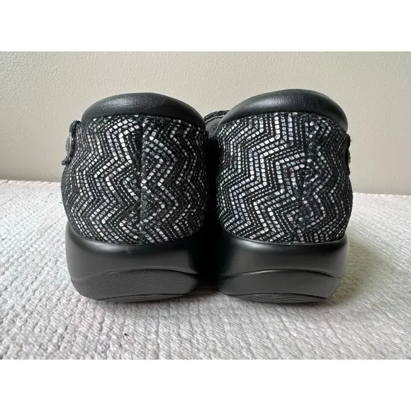 COPY - Alegria Kel-454 &quot;zig zag&quot; clogs in EUC. Women's SZ 39 (8-8.5)