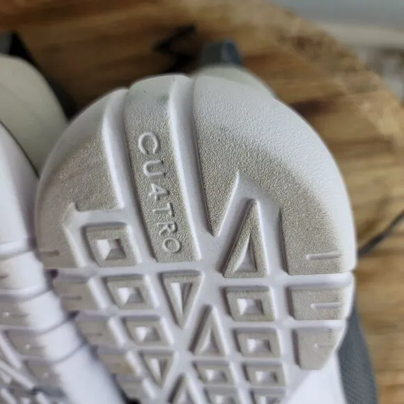 Cu4tro striker gray on gray sneakers