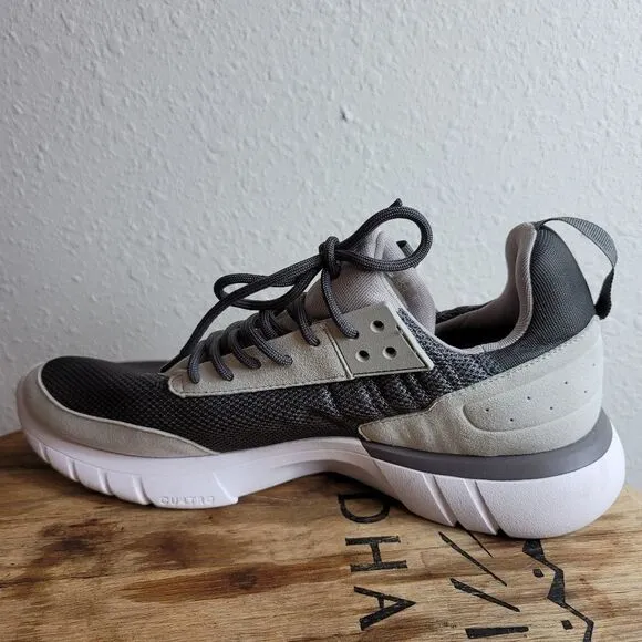 Cu4tro striker gray on gray sneakers