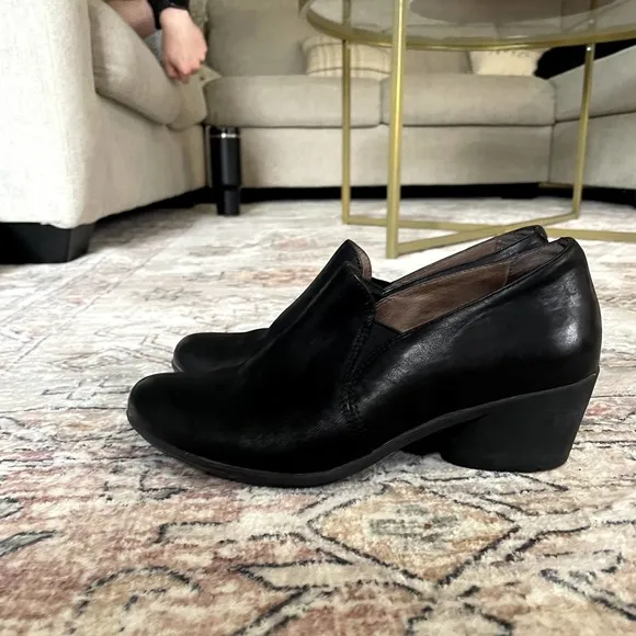 Dansko Robin Shoe In Black Burnished Nubuck Leather Size EU 40 (US 10)