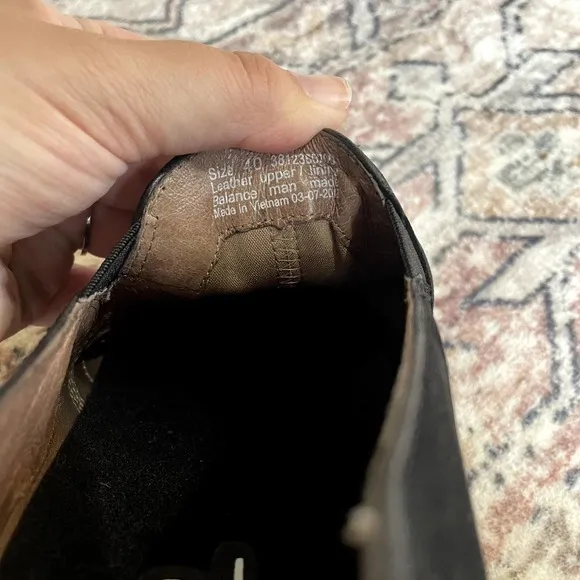 Dansko Robin Shoe In Black Burnished Nubuck Leather Size EU 40 (US 10)